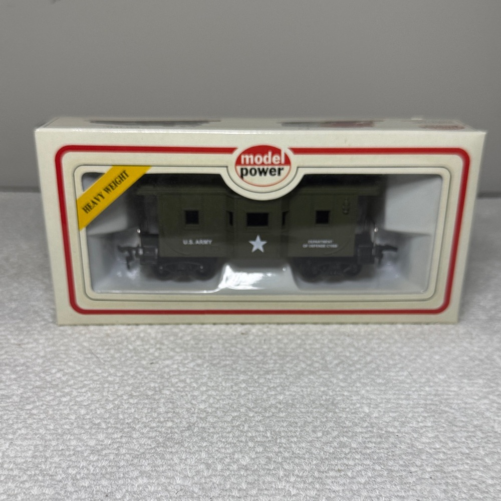 Model Power Army HO Scale 36' Bay Window Caboose 8240 (New)